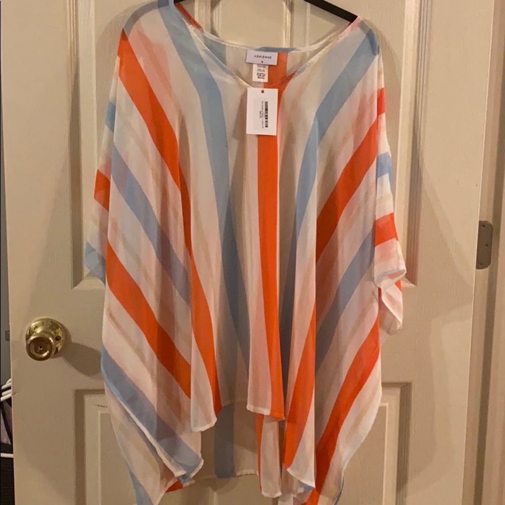 Adorable striped blouse 😍